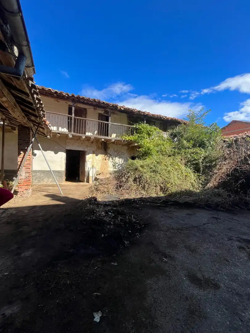 Exterior view of Houses for sale in Santa Cristina de la Polvorosa  with Furnished