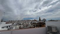 Außenansicht von Maisonette zum verkauf in Carmona mit Klimaanlage, Terrasse und Balkon