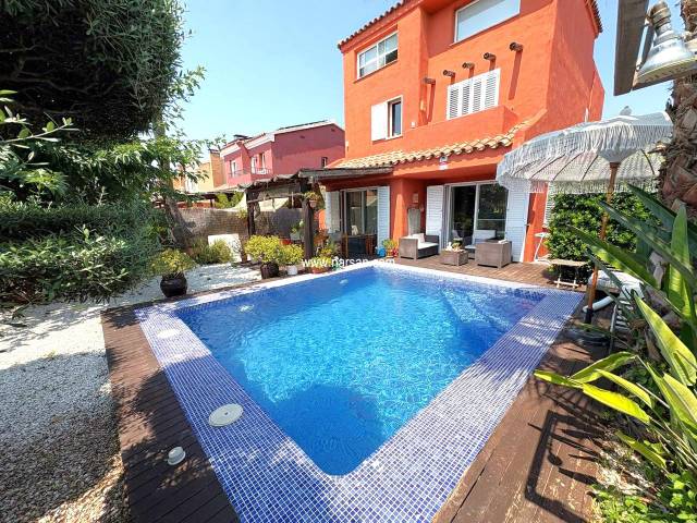 Casa-chalet en Venta en Heliópolis