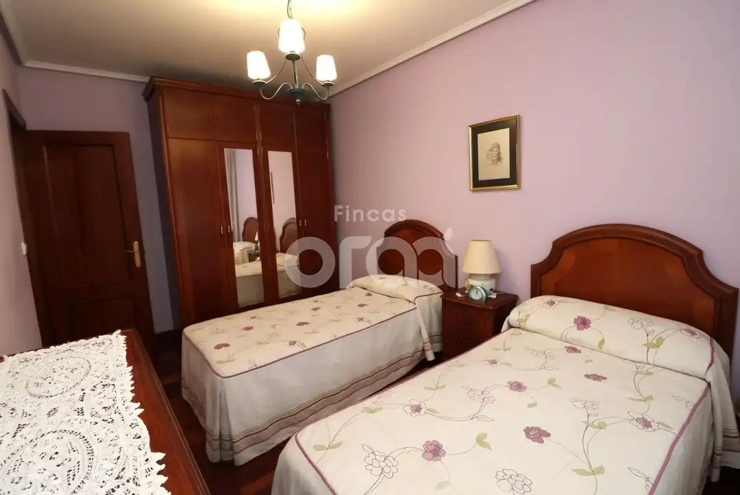 Dormitori de Casa adosada en venda en Abanto y Ciérvana-Abanto Zierbena amb Calefacció, Jardí privat i Terrassa