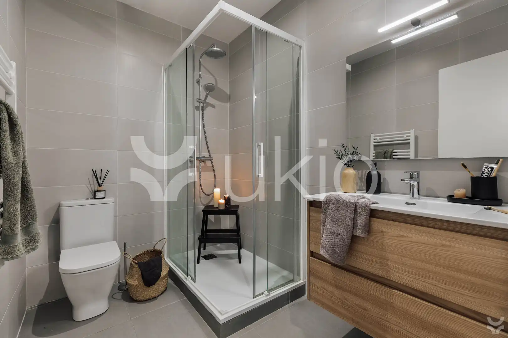 Baño de Apartamento de alquiler en Barcelona con Aire acondicionado, Calefacción y Amueblado