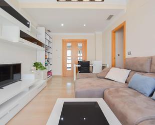 Living room of Flat for sale in  Granada Capital  with Air Conditioner