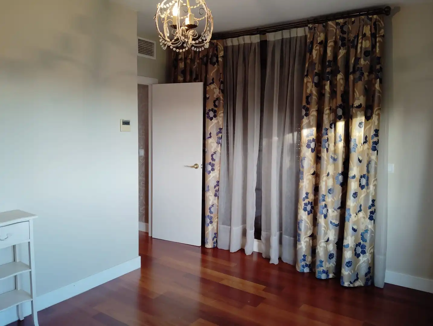 Habitación de Casa o chalet en venta en Guillena con Aire acondicionado, Calefacción y Jardín privado