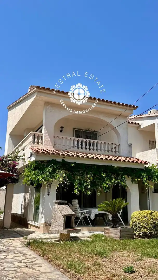 Vista exterior de Casa adosada en venta en Cambrils con Calefacción, Terraza y Trastero