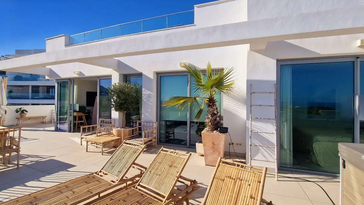Terraza de Ático en venta en Mijas con Aire acondicionado, Piscina y Amueblado