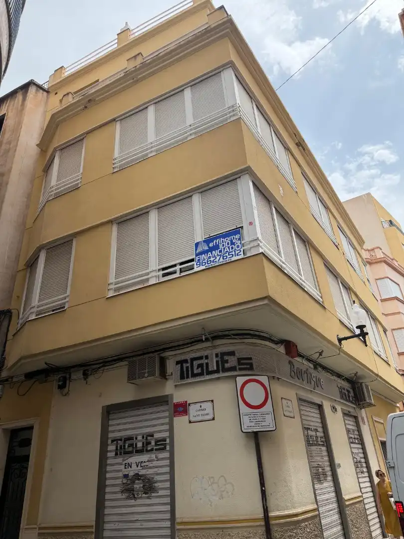 Flat with lift for sale in Carrer Sant Isidre 27