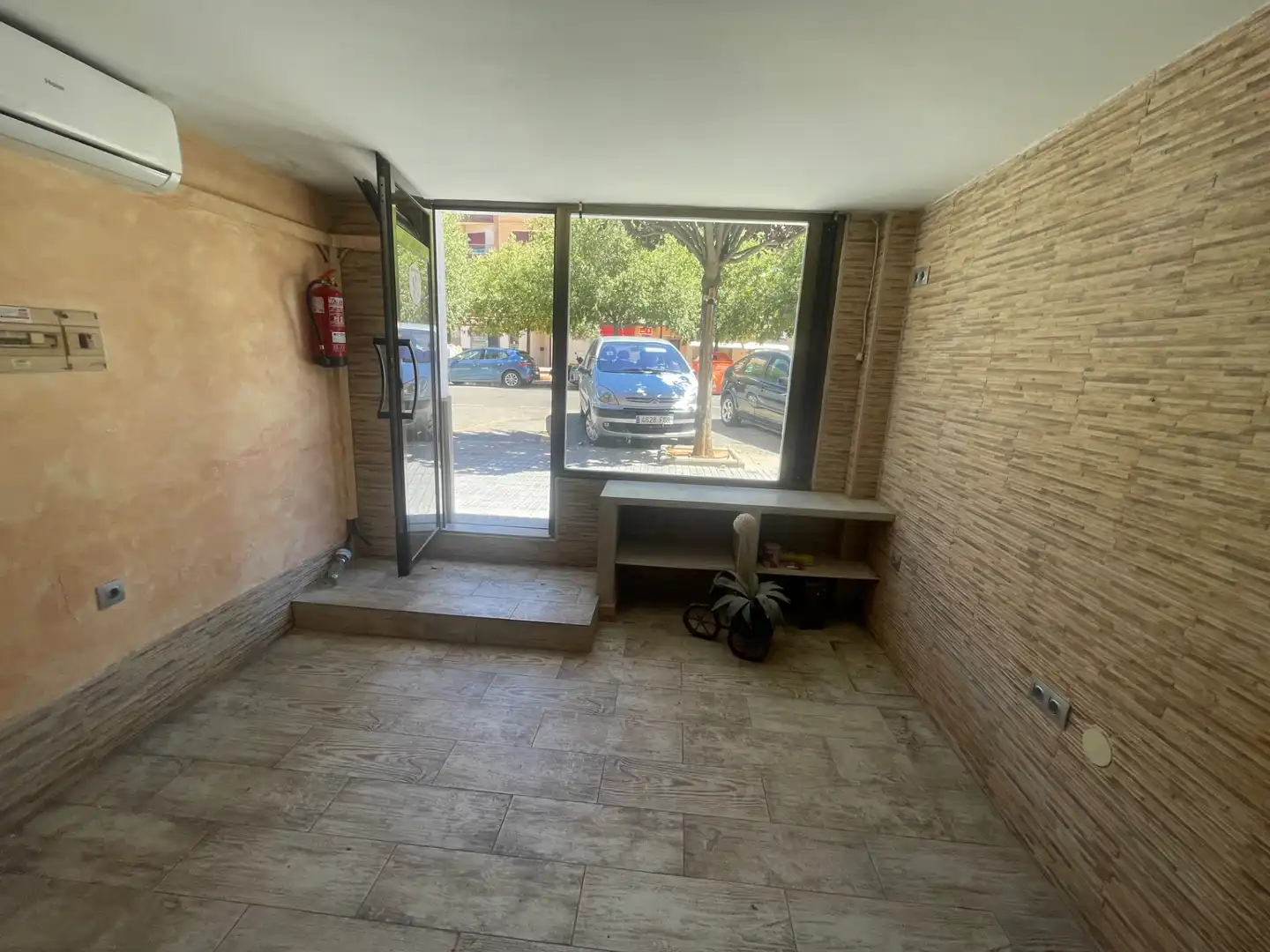 Local comercial en alquiler en Avenida de la Paz, imagen 3