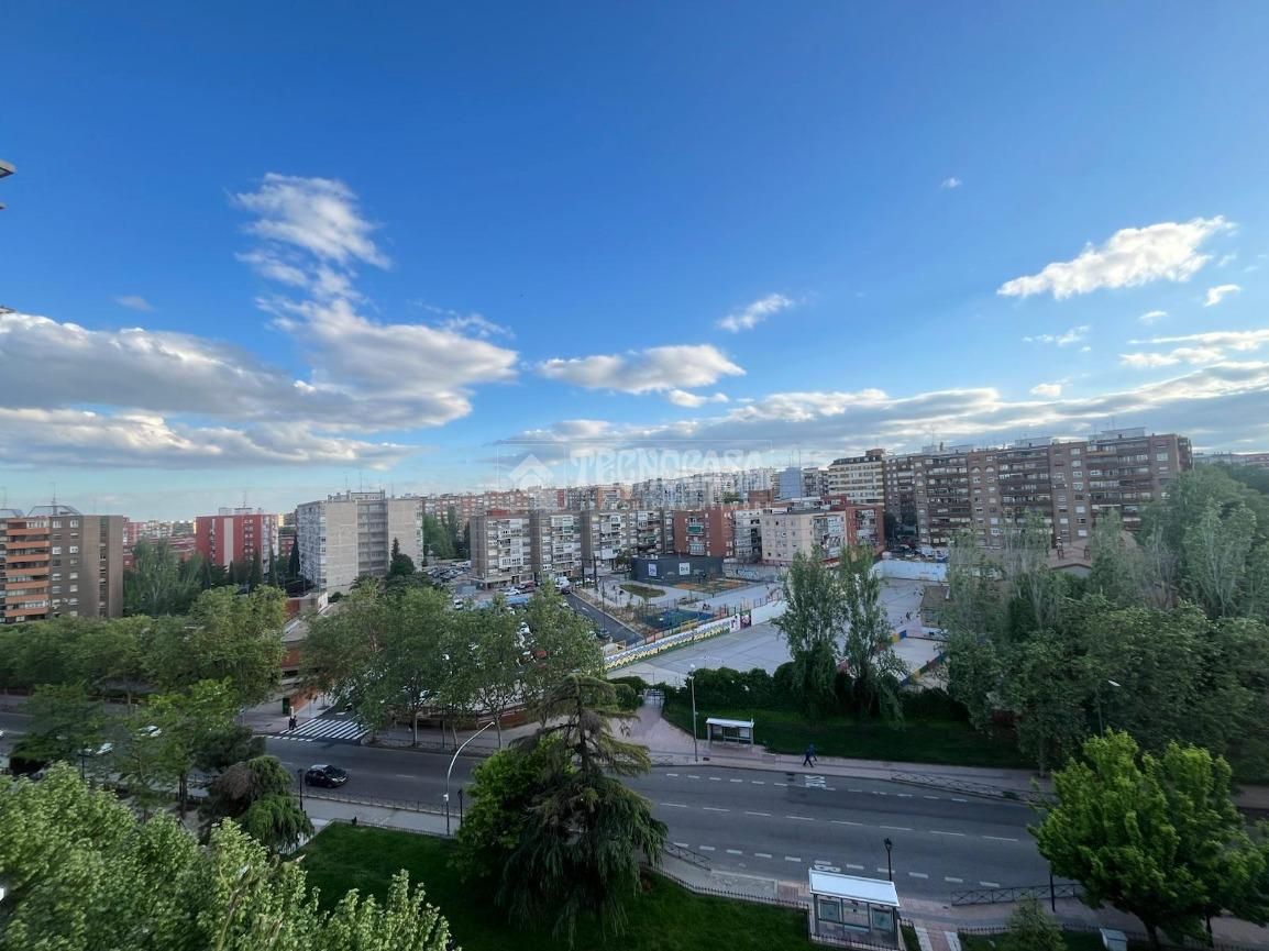 Vista exterior de Pis en venda en Alcorcón amb Terrassa
