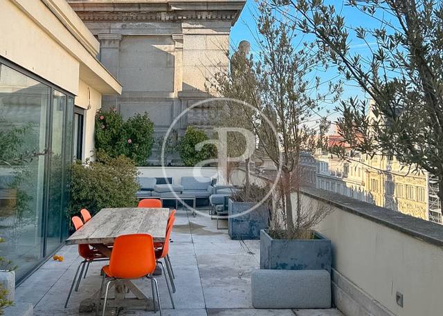 Ático en Alquiler en C. Alcalá en Cortes - Huertas