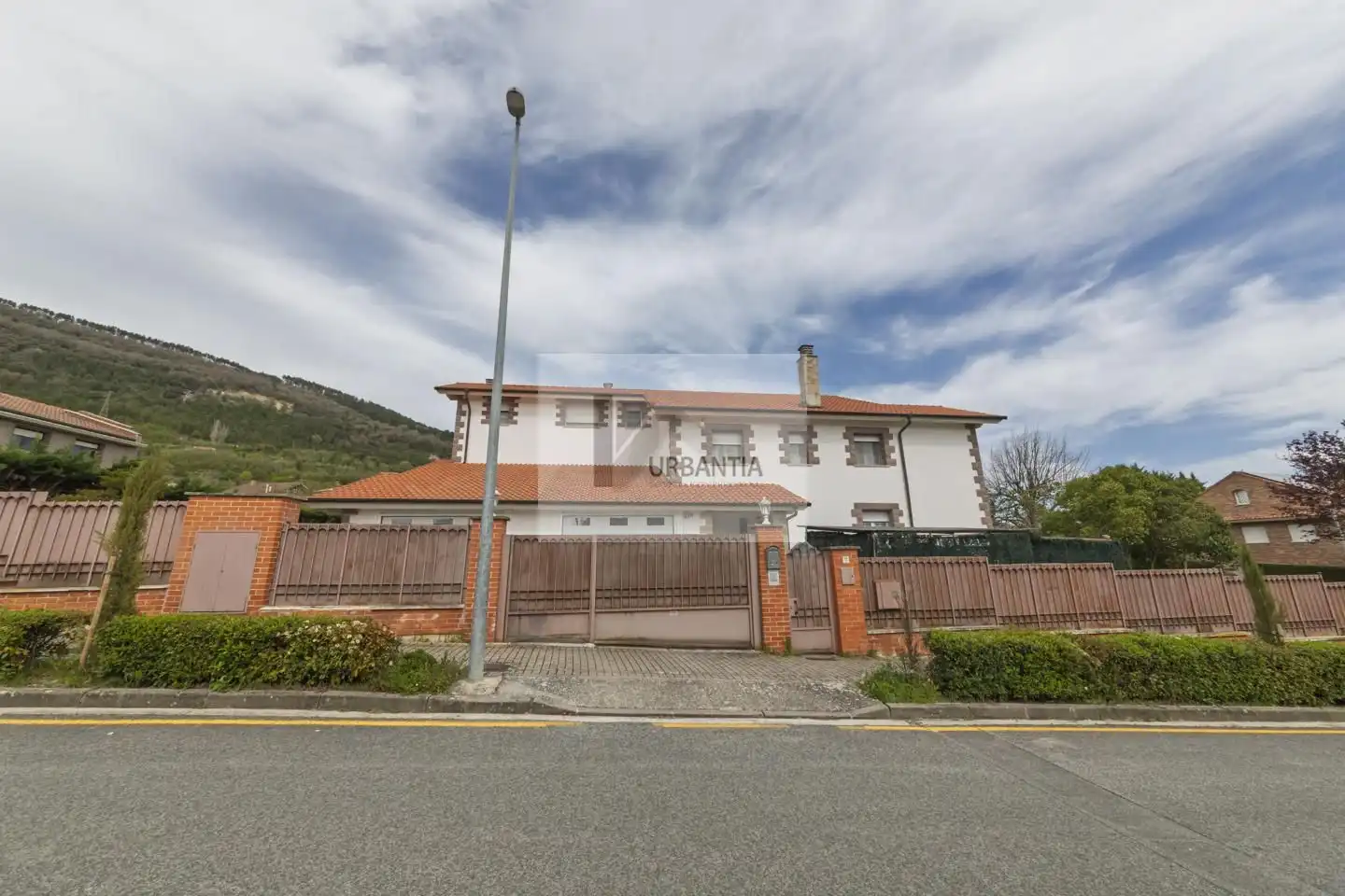 Vista exterior de Casa o chalet en venta en Berrioplano / Berriobeiti con Aire acondicionado, Calefacción y Jardín privado