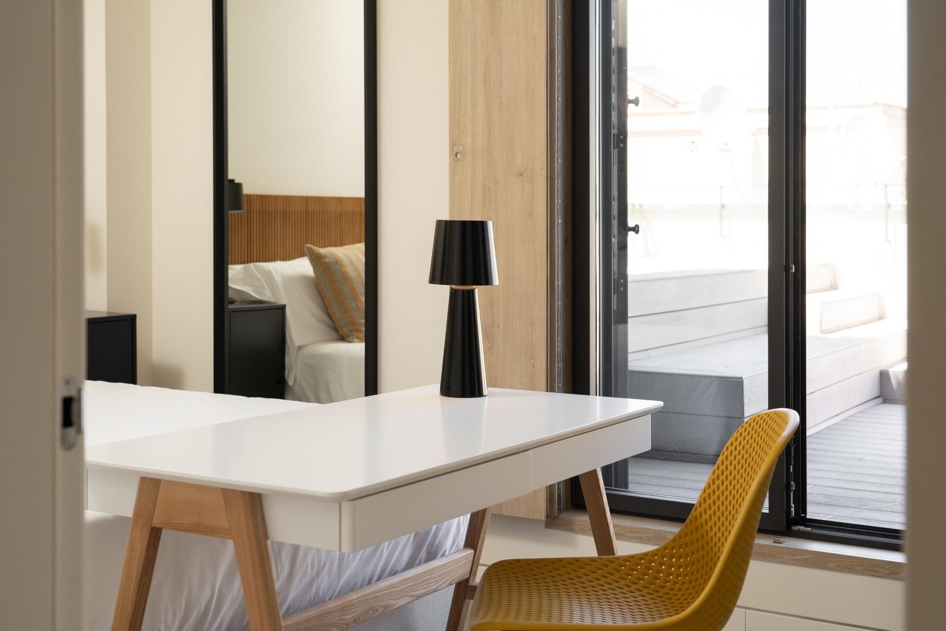 Bedroom of Attic to rent in  Barcelona Capital  with Air Conditioner, Heating and Parquet flooring