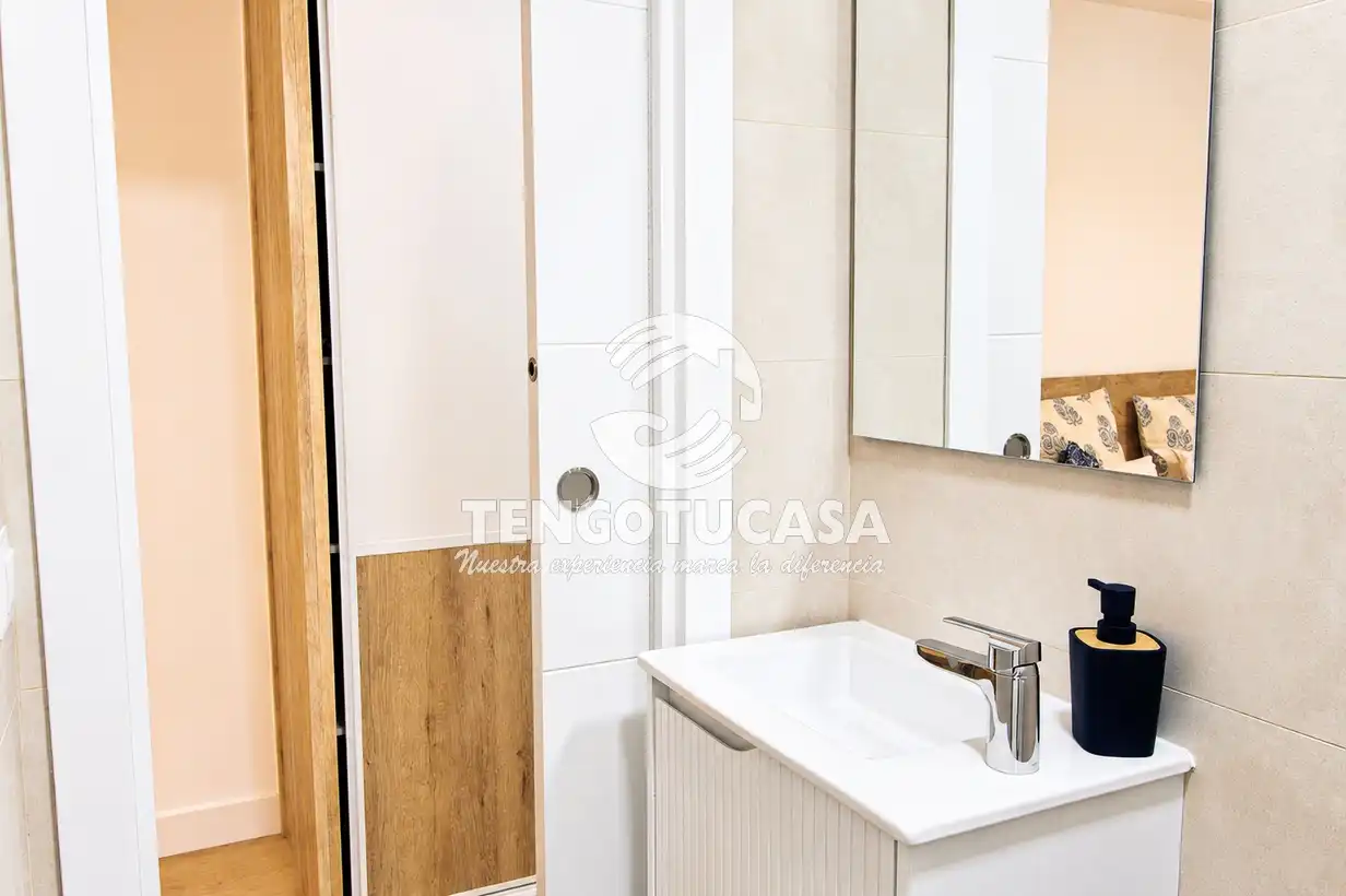 Badezimmer von Wohnung zum Verkauf in Madrid mit Klimaanlage, Heizung und Terrasse
