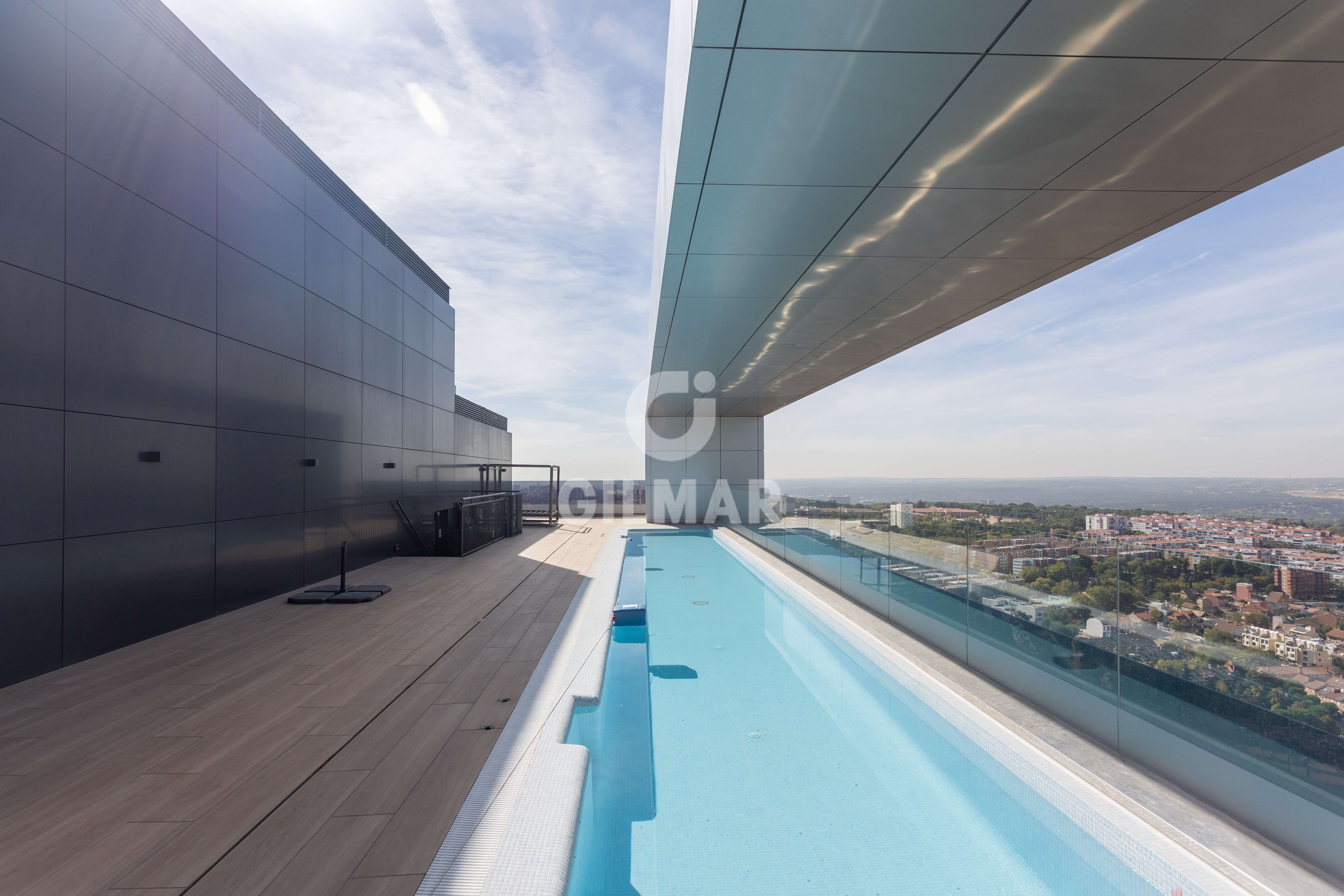 Swimming pool of Flat for sale in  Madrid Capital  with Heating, Storage room and Swimming Pool