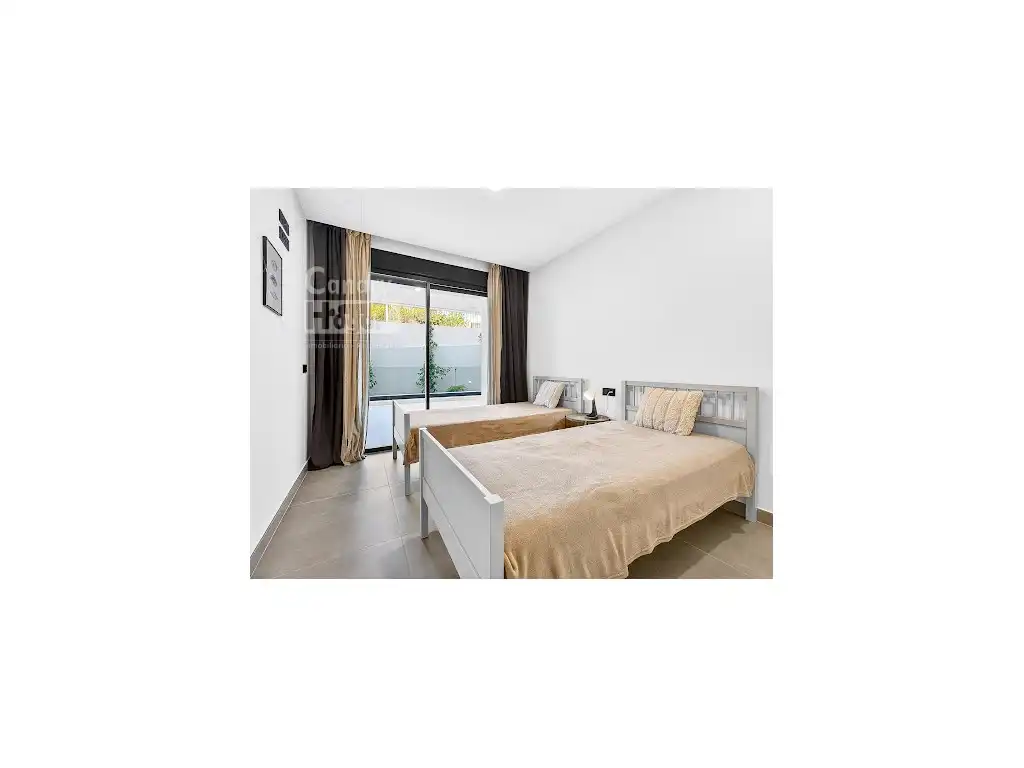 Dormitori de Apartament en venda en Adeje amb Calefacció i Piscina comunitària