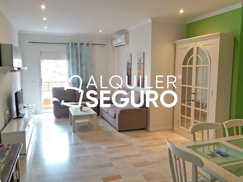 Bedroom of Flat to rent in  Sevilla Capital  with Air Conditioner, Terrace and Furnished