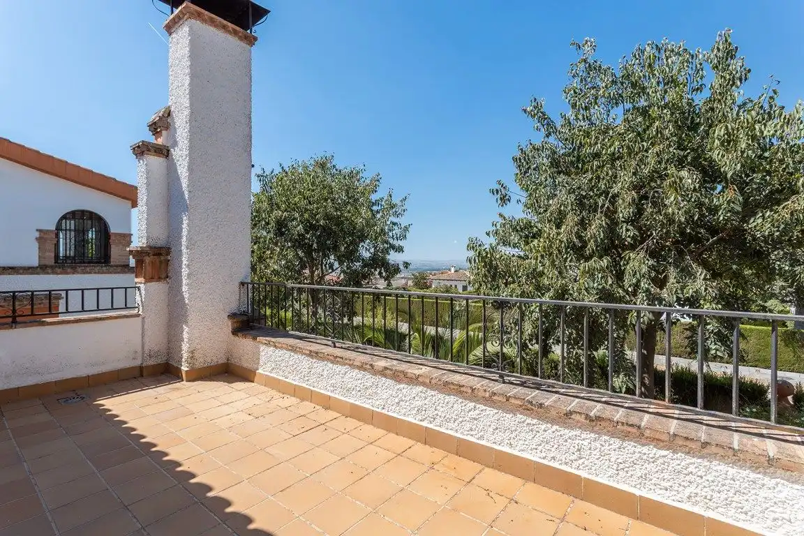 Terrassa de Casa o xalet en venda en Peligros amb Aire condicionat, Calefacció i Jardí privat
