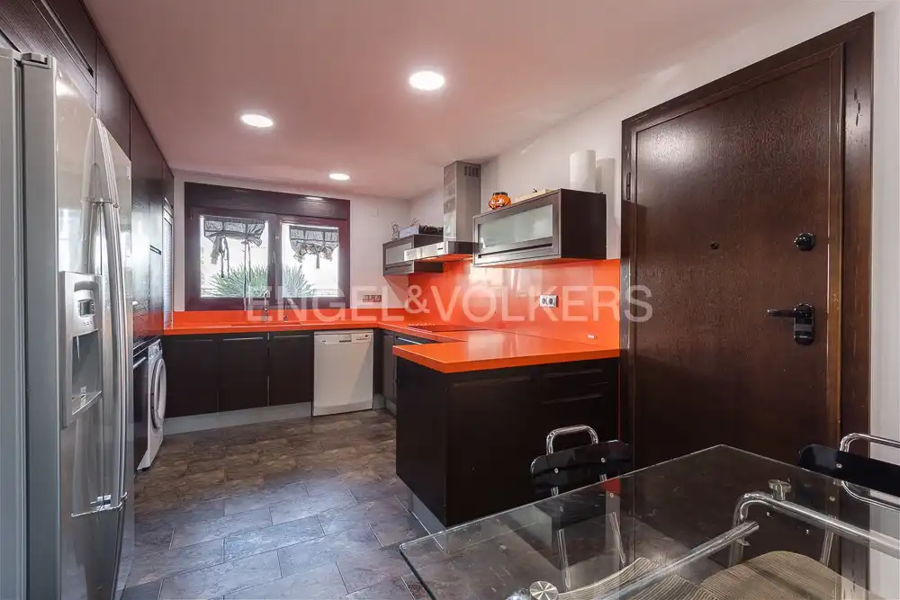 Kitchen of Houses for rent in Paterna  with Air Conditioner, Heating and Private garden