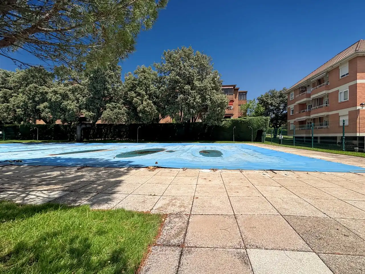 Schwimmbecken von Wohnung zum Verkauf in El Escorial mit Heizung, Terrasse und Abstellraum
