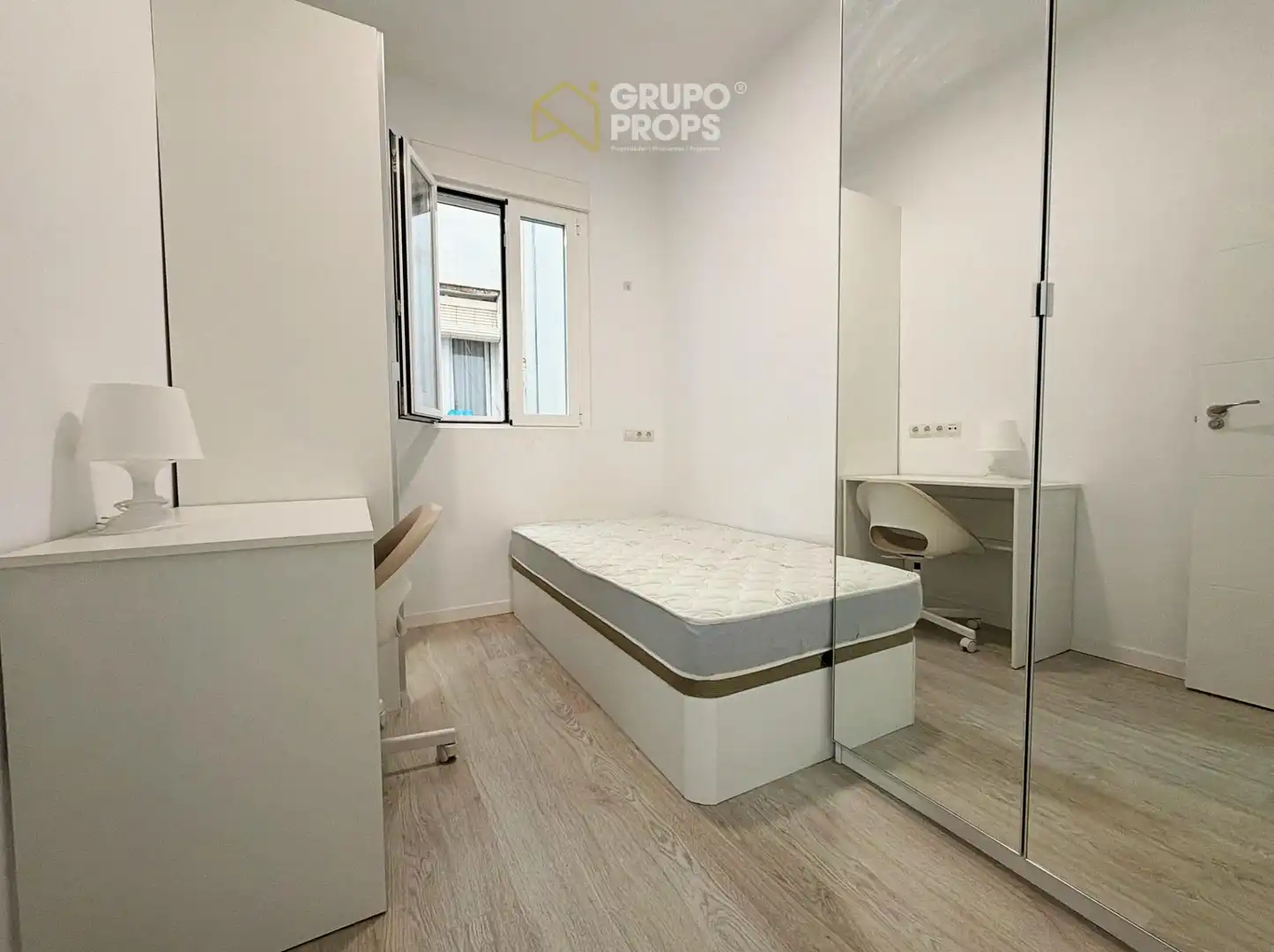 Flat for rent in Trafalgar