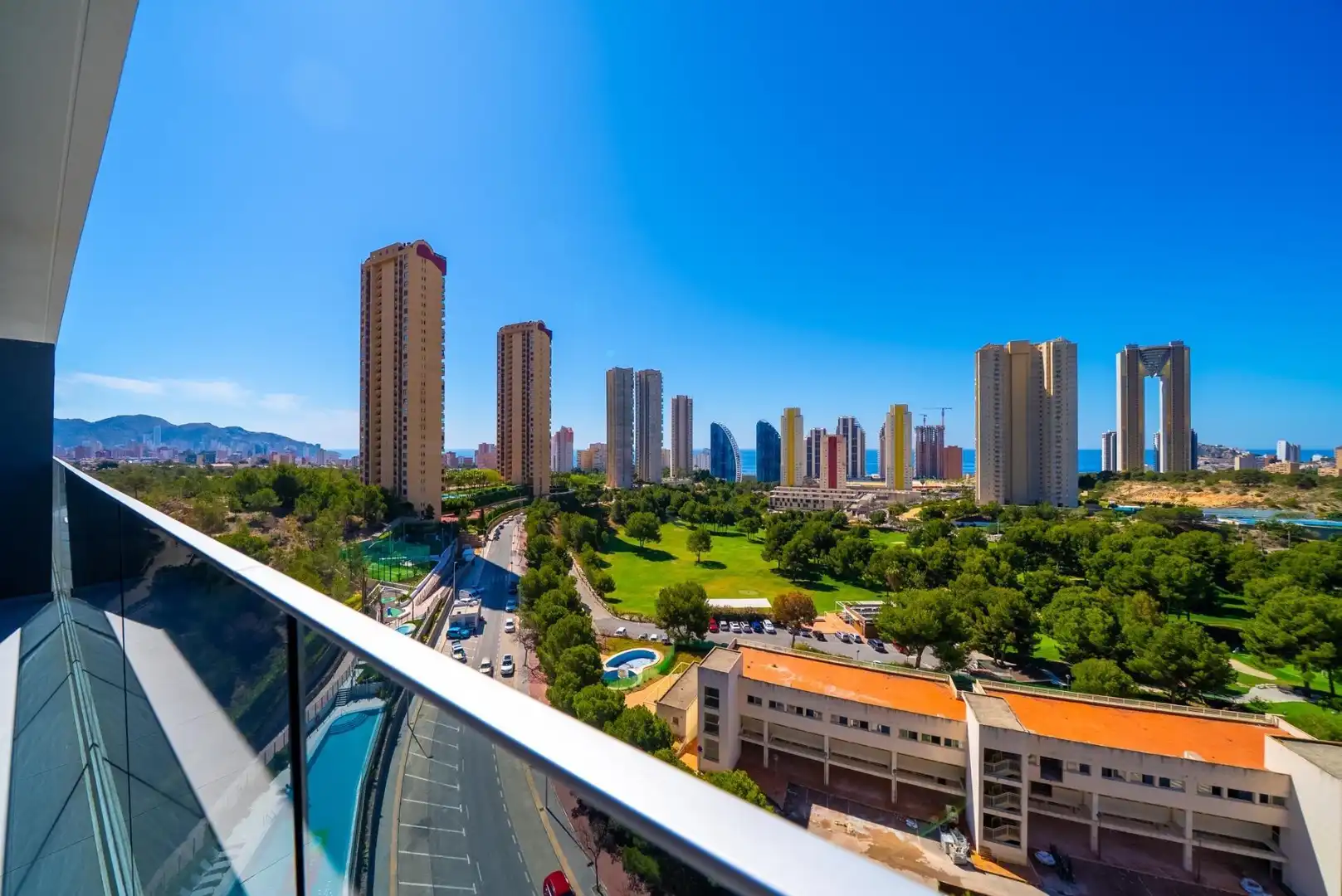 Apartamento con piscina en venta en Calle Calle Presidente Adolfo Suárez, 14, imagen 6