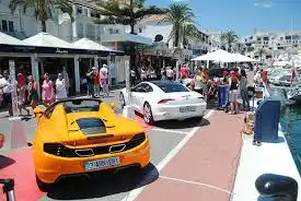 Vista exterior de Edifici en venda en Marbella
