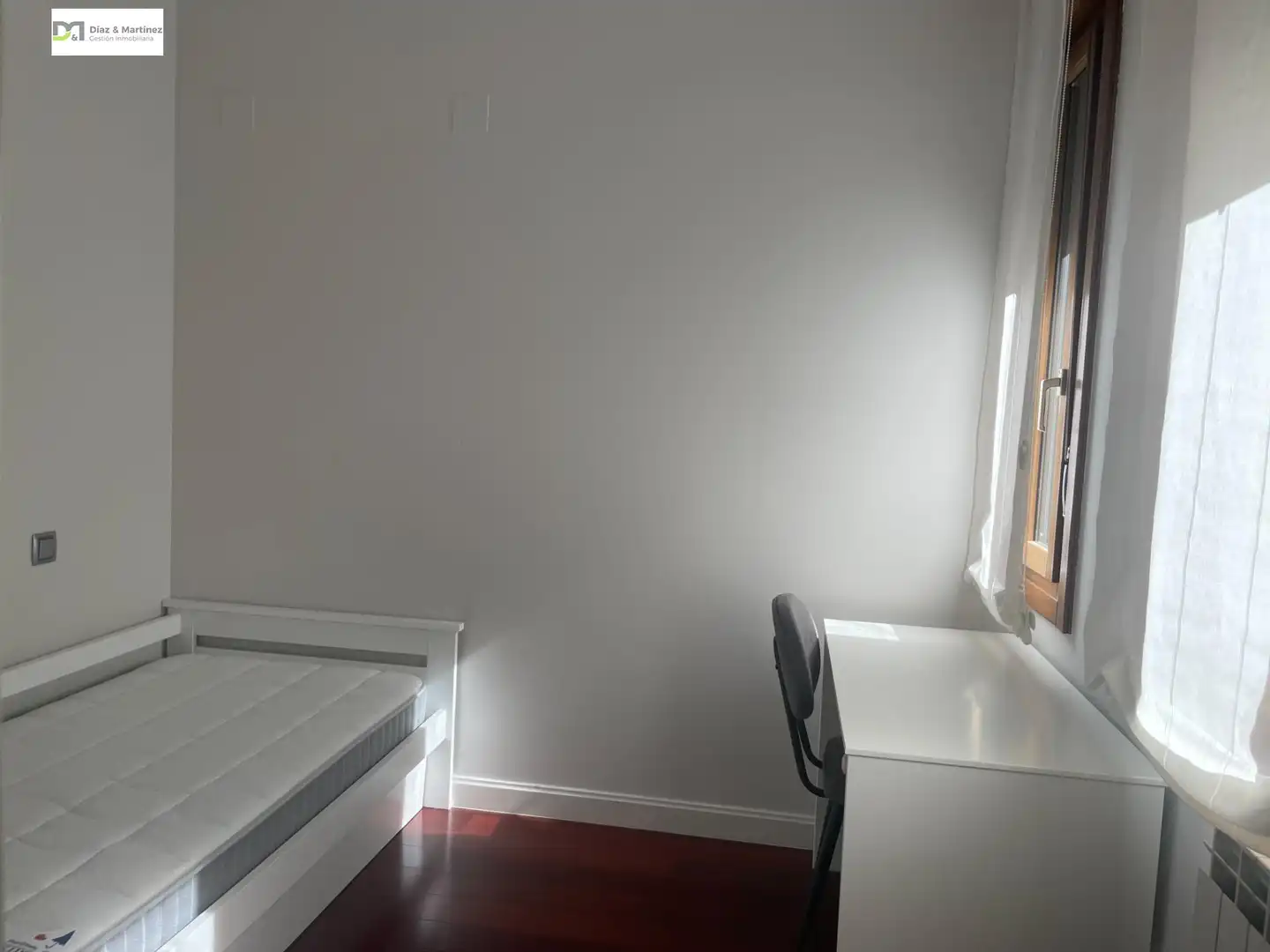 Habitación de Piso en venta en León Capital  con Calefacción, Trastero y Amueblado