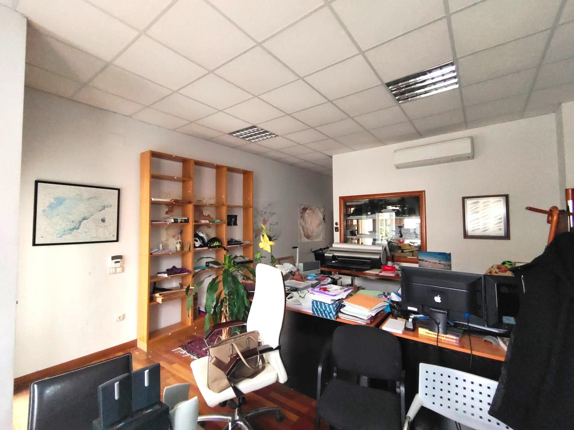 Office for sale in Segovia Capital