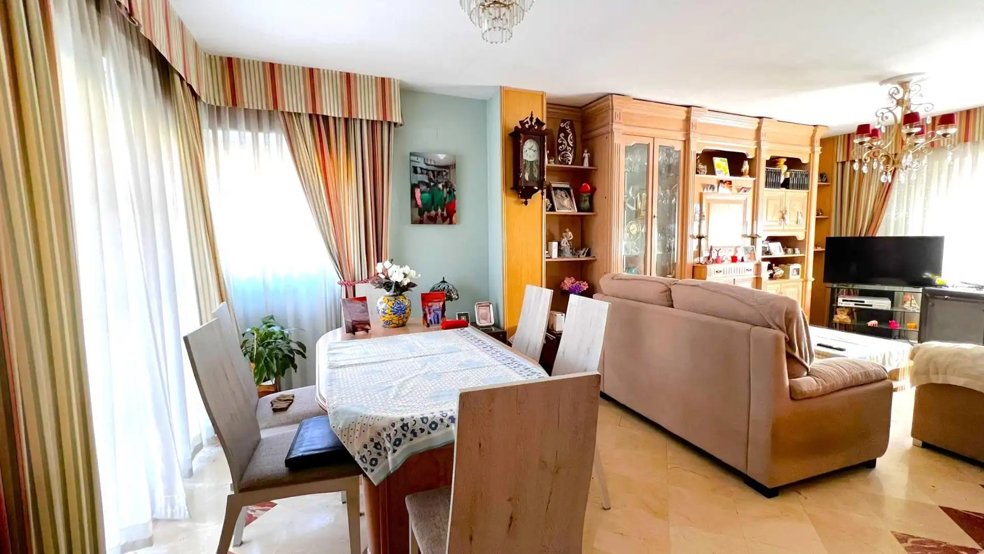 Menjador de Casa adosada en venda en Rivas-Vaciamadrid amb Aire condicionat, Calefacció i Jardí privat