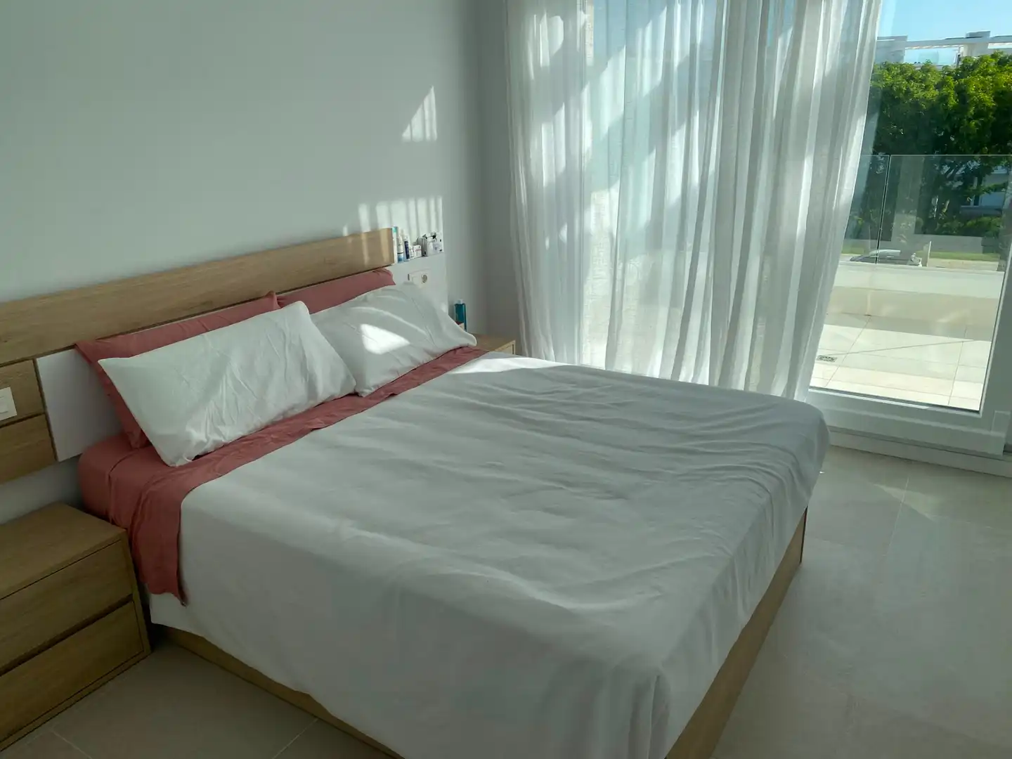Dormitori de Àtic de lloguer en Chipiona amb Aire condicionat, Terrassa i Piscina