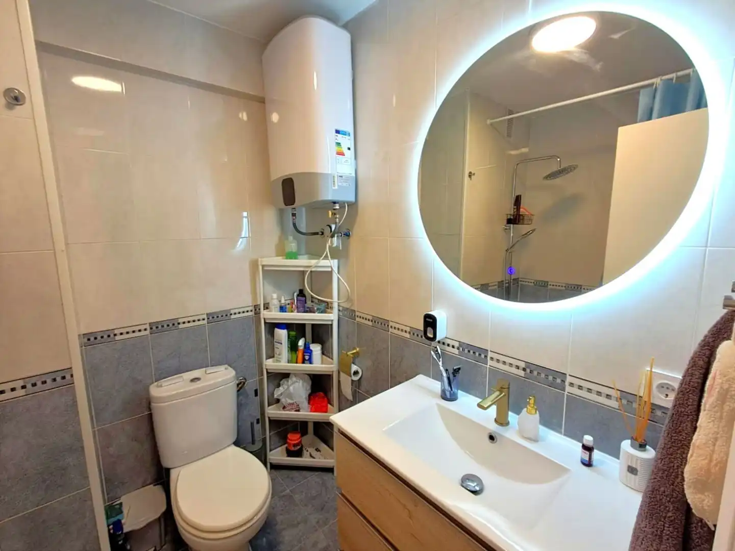 Badezimmer von Wohnungen zum Verkauf in Benalmádena mit Klimaanlage, Terrasse und Möbliert
