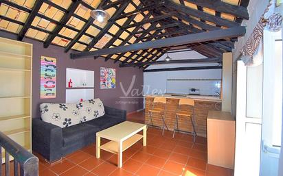 Sala d'estar de Casa o xalet en venda en San Roque amb Aire condicionat i Balcó