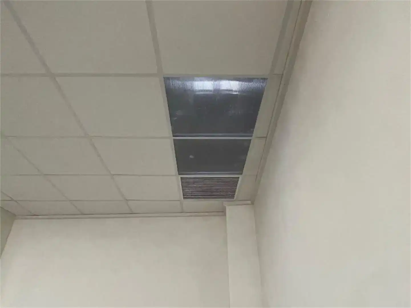 Commercial properties for rent in Almussafes, Valencia