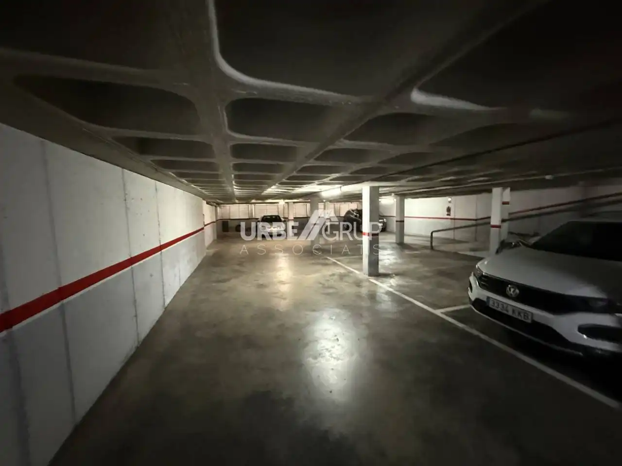 Parkplatz von Garage zur Miete in Nord-oest