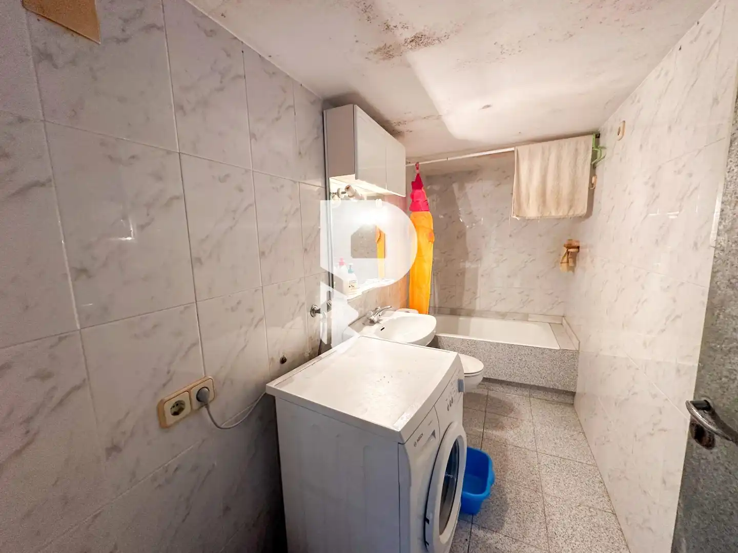 Bathroom of Houses for sale in Vallirana  with Heating, Private garden and Terrace