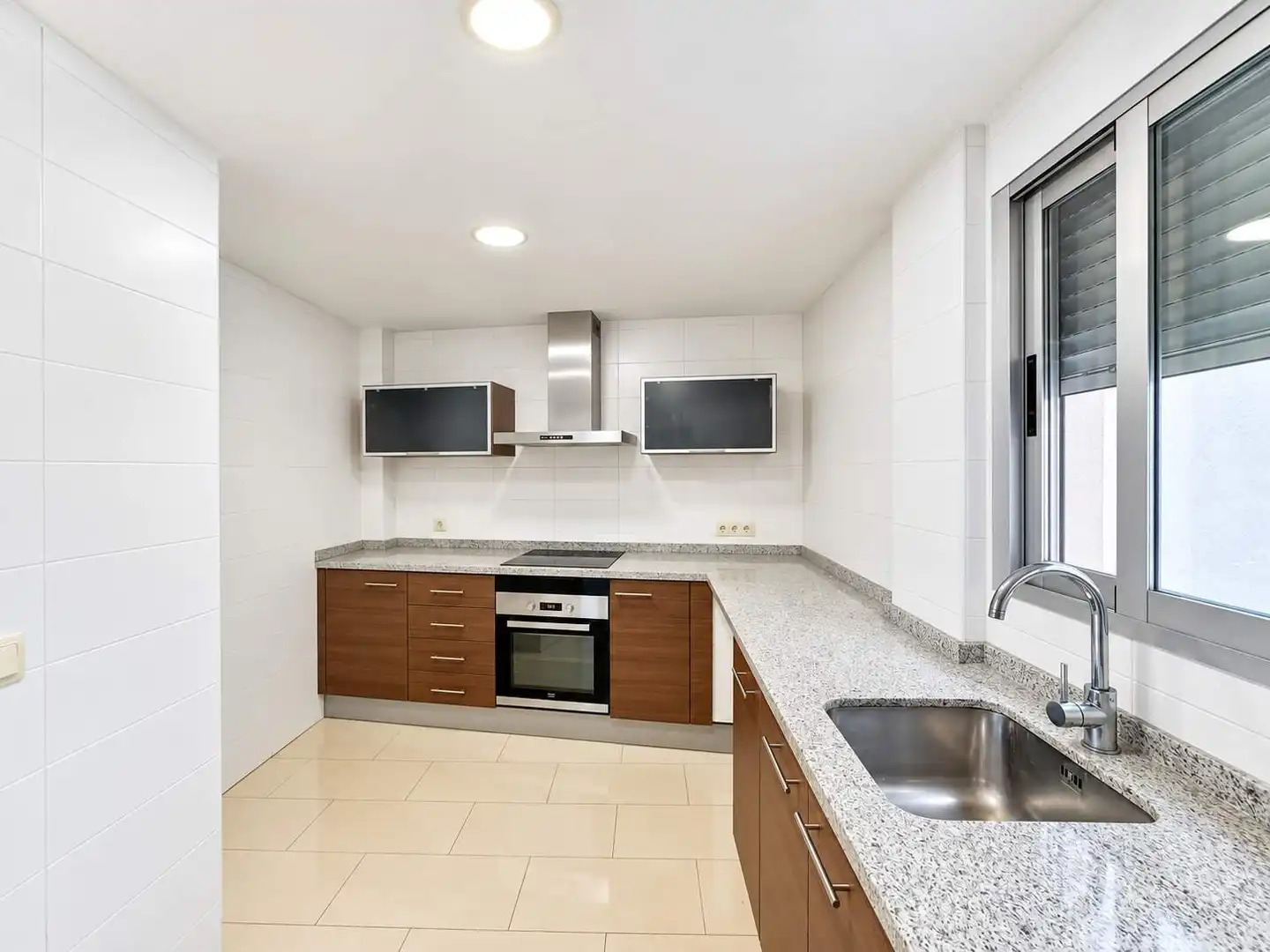 Küche von Maisonette zum Verkauf in Gandia mit Klimaanlage