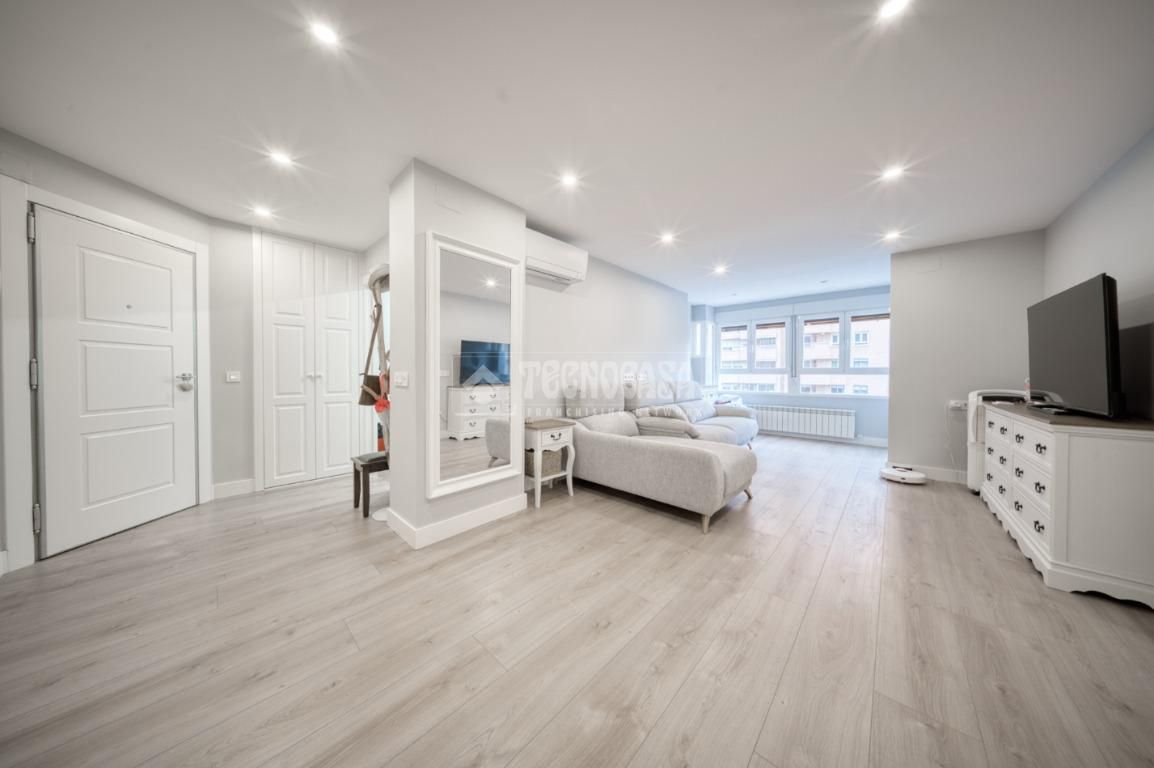 Living room of Flat for sale in Valladolid Capital  with Heating and Storage room