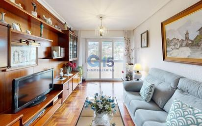 Living room of Flat for sale in Donostia - San Sebastián   with Heating, Storage room and Furnished