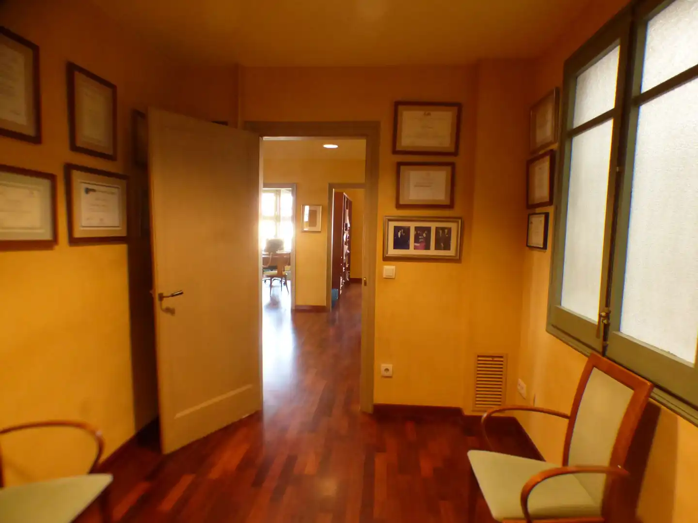 Office for sale in Girona  with Air Conditioner, Heating and Furnished