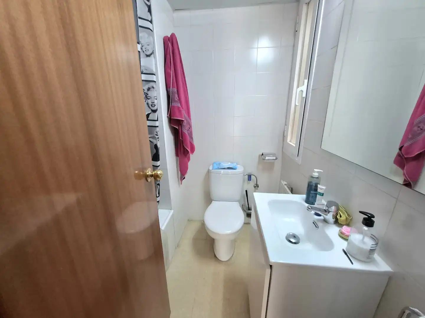 Bathroom of Flat for sale in Cerdanyola del Vallès  with Heating, Oven and Balcony