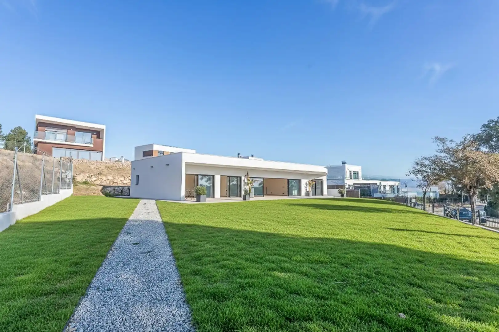 Vista exterior de Casa o chalet de alquiler en Sant Esteve Sesrovires con Calefacción, Jardín privado y Parquet
