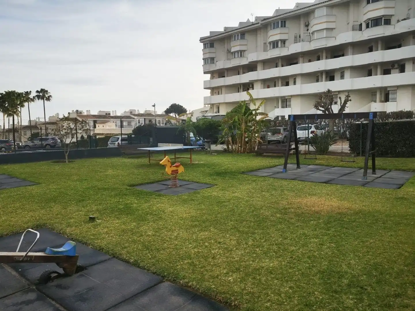 Jardí de Estudi en venda en Marbella amb Aire condicionat, Jardí privat i Moblat