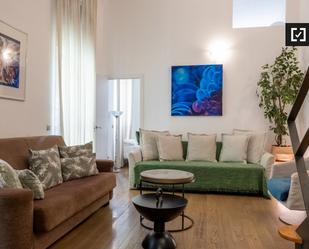 Living room of Flat to rent in  Madrid Capital  with Air Conditioner, Heating and Furnished