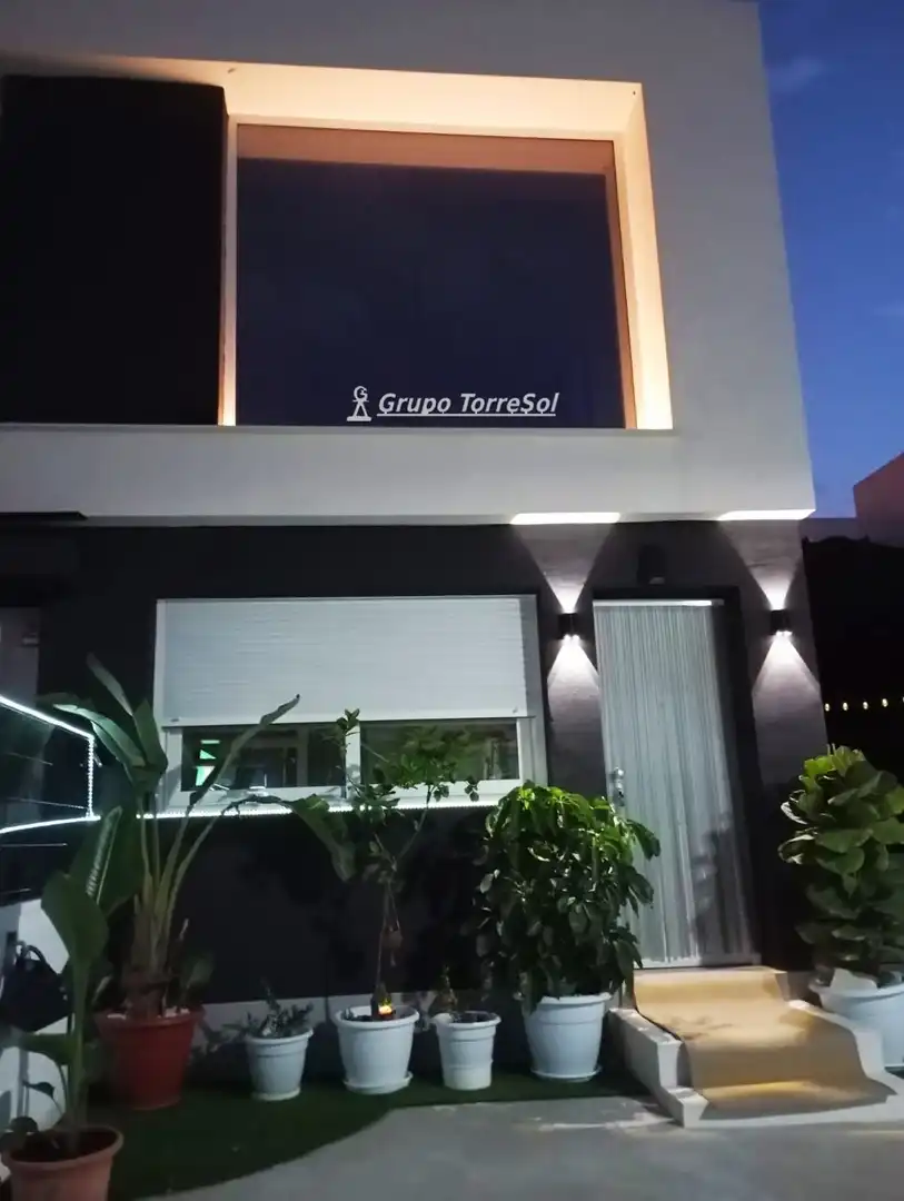 Casa aparellada amb piscina en venda a Chipre, imagen 43