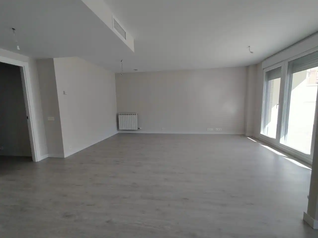 Wohnung zum Verkauf in Zaragoza mit Klimaanlage, Heizung und Terrasse