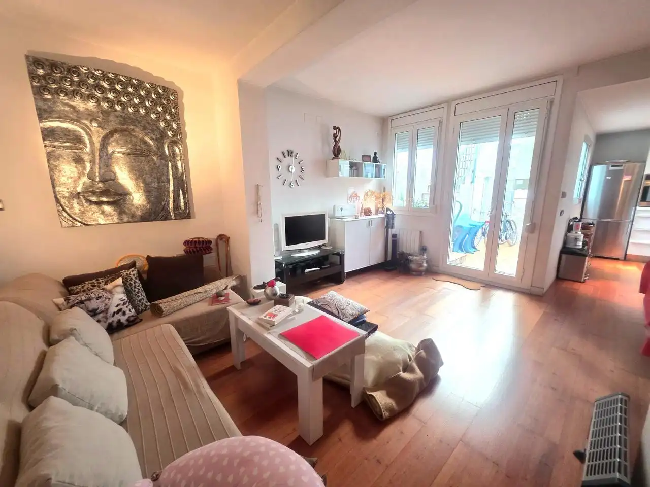 Sala d'estar de Edifici en venda en Cornellà de Llobregat