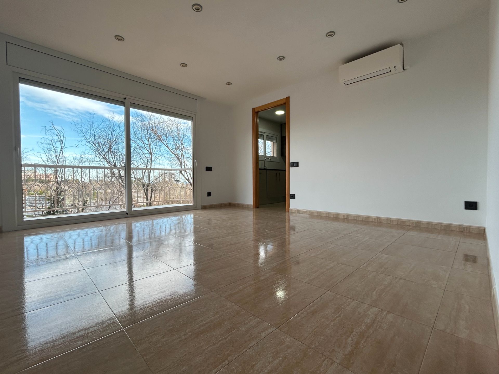 Sala de estar de Piso de alquiler en Pineda de Mar con Aire acondicionado y Amueblado