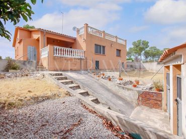 Casa con giardino in vendita a calle del Roquerol