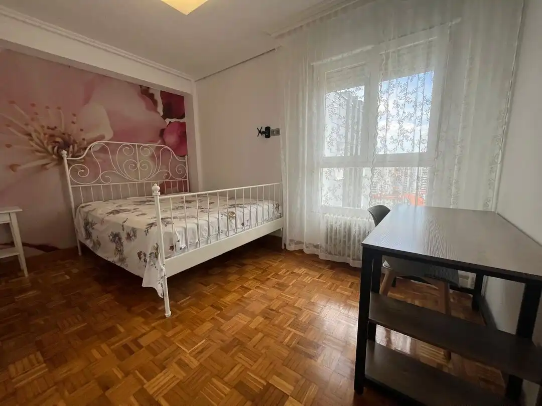 Habitación de Apartamento de alquiler en Barañáin / Barañain con Calefacción