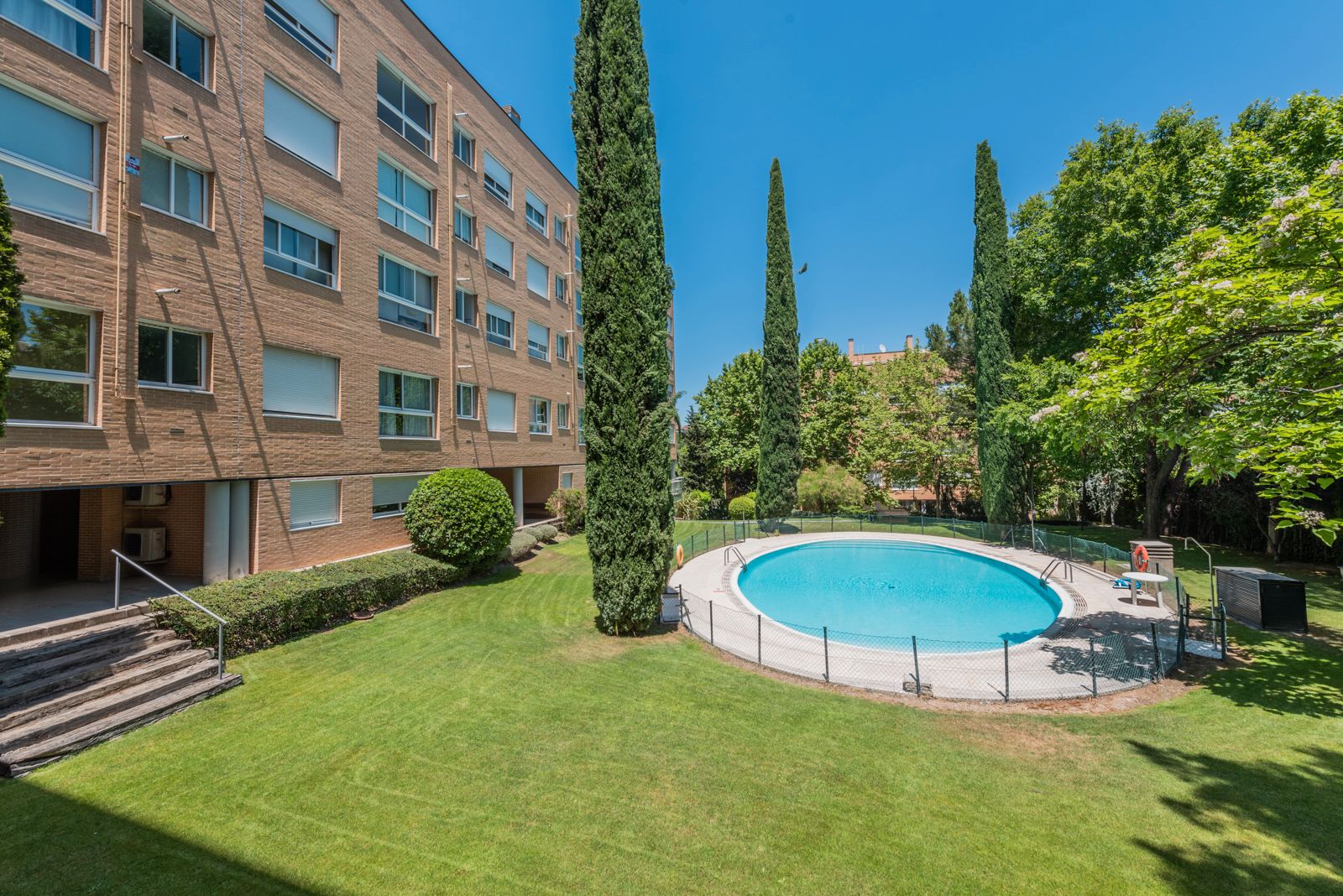 Piscina de Pis de lloguer en  Madrid Capital amb Aire condicionat, Parquet i Traster
