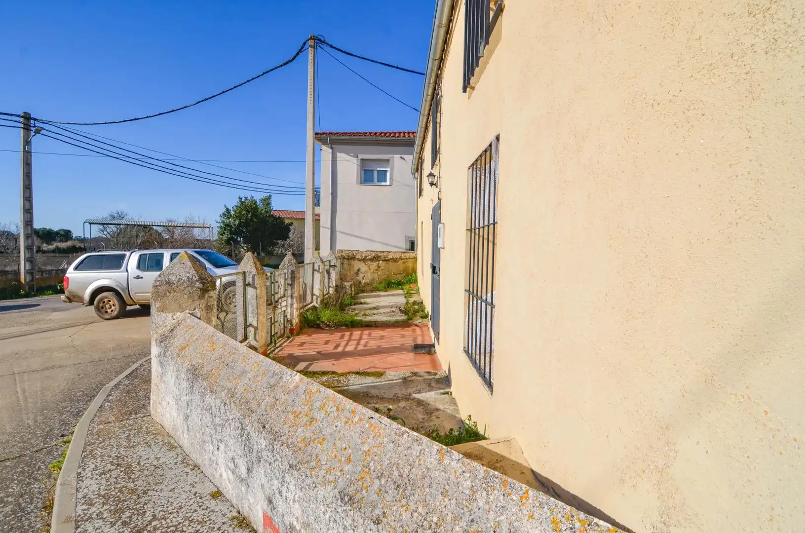 Houses for sale in Frades de la Sierra